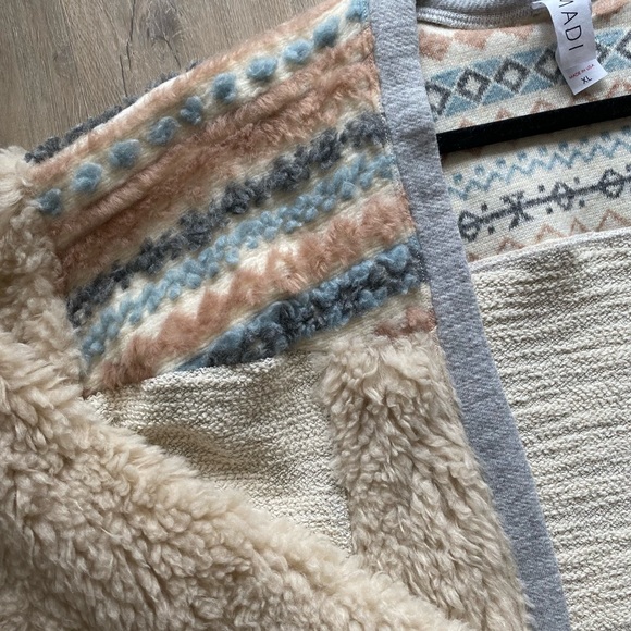 Anthropologie Sweater NWOT - Picture 2 of 3